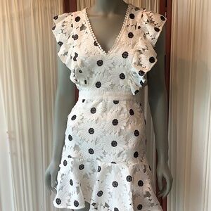 La Maison Talulah Mini Dress White Daisies With Ruffle Hem Size Small